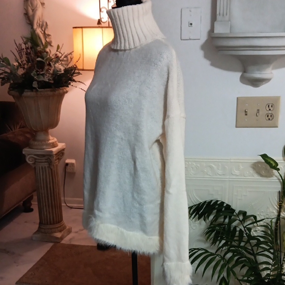 Cozy Cream Turtleneck Sweater - Picture 2 of 6
